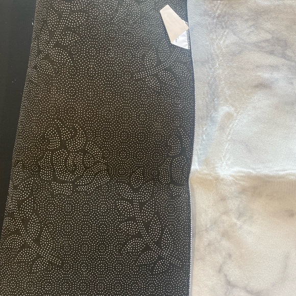 White/Gray Marble Indoor Door Mat, Minimalist Texture, Non-Slip (72x48 in.) - Picture 5 of 7